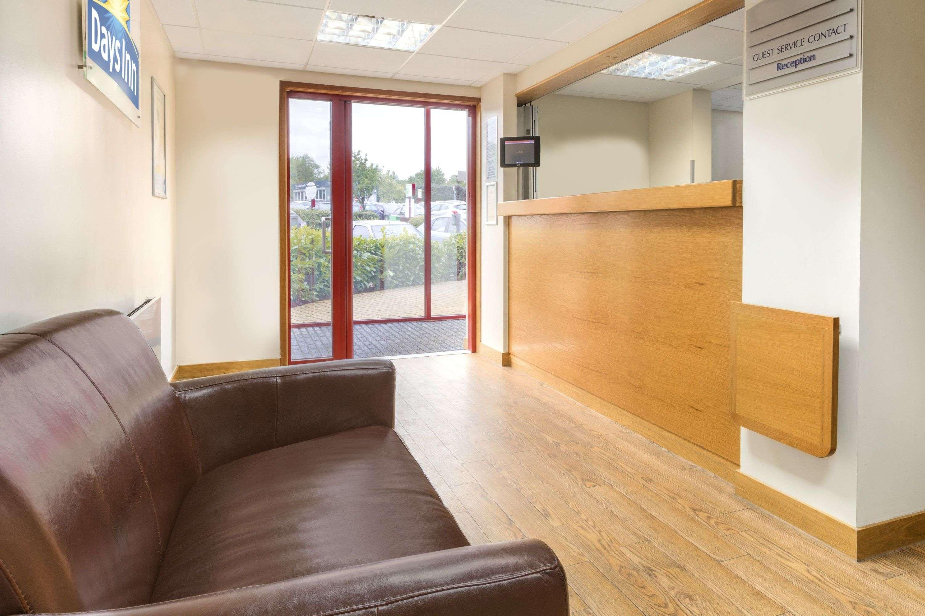 Days Inn Magor Exterior photo